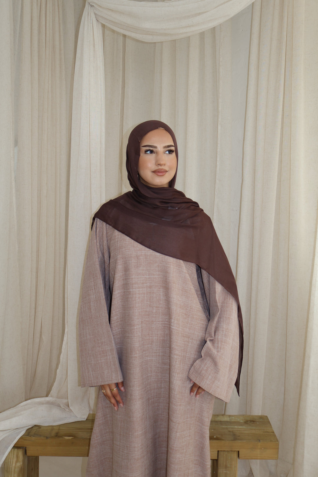 Abaya Lina